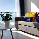 Deluxe Penthouse On The 42nd Floor With Amazing Sea Views Appartement *