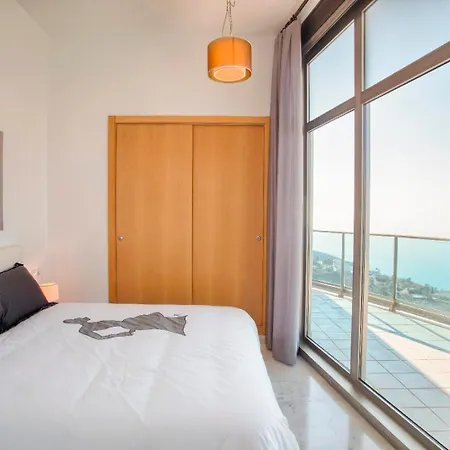 Apartment Deluxe Penthouse On The 42nd Floor With Amazing Sea Views *