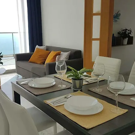 Deluxe Penthouse On The 42nd Floor With Amazing Sea Views